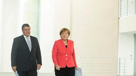 Německá kancléřka Angela Merkelová a vicekancléř Sigmar Gabriel