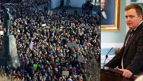 Pohřbí Panama Papers premiéra? Na Islandu demonstrovaly desítky tisíc lidí