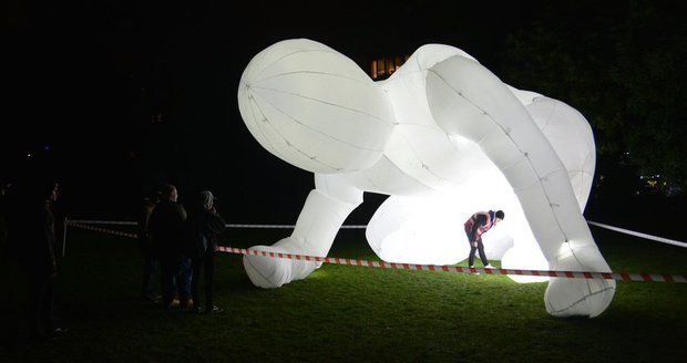 Bytosti z jiného světa objevíte na Kampě, Střeleckém ostrově, na Karlově náměstí nebo na náměstí Jana Palacha.