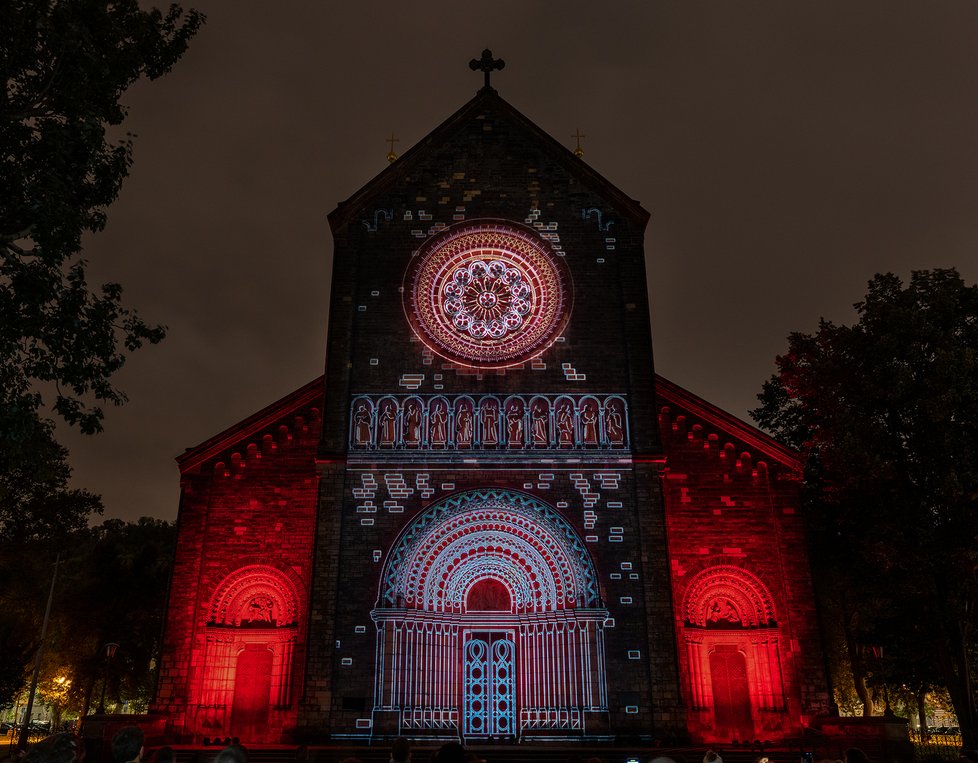 Signal festival je v plném proudu. Horkou novinkou jsou instalace na Výstavišti a také díla v rozšířené realitě, která jsou k vidění v Karlíně