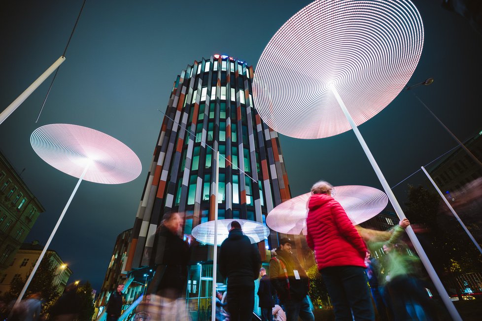 Signal festival je v plném proudu. Horkou novinkou jsou instalace na Výstavišti a také díla v rozšířené realitě, která jsou k vidění v Karlíně