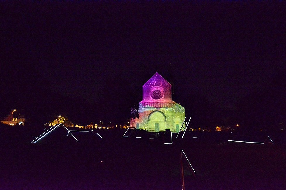 Šestý ročník festivalu světla Signal přišel s řadou novinek. Pražané si je pochvalovali.