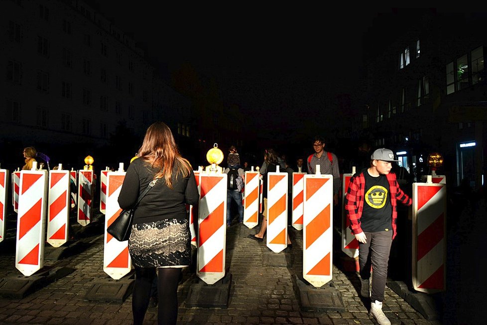 Šestý ročník festivalu světla Signal přišel s řadou novinek. Pražané si je pochvalovali.