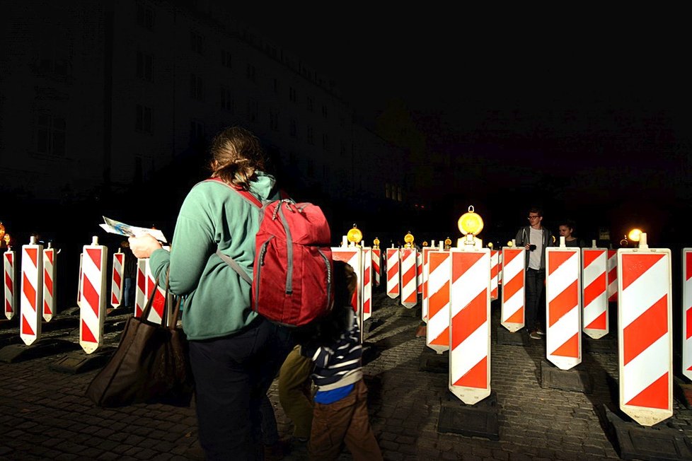 Šestý ročník festivalu světla Signal přišel s řadou novinek. Pražané si je pochvalovali.