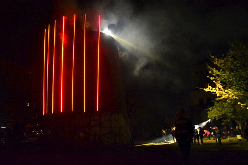 Šestý ročník festivalu světla Signal přišel s řadou novinek. Pražané si je pochvalovali.