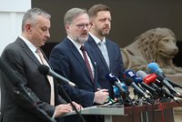 Vláda projedná vyslání stíhaček na Slovensko či covid. Ministry čeká i schůzka s hejtmany