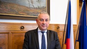 Ministr průmyslu a obchodu Jozef Síkela (za STAN) během rozhovoru pro Blesk (20.3.2023)