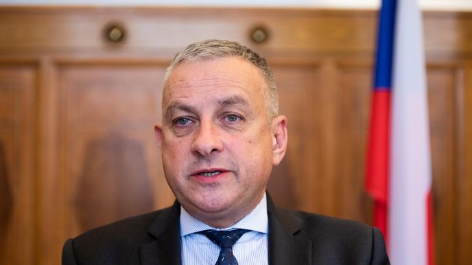 Ministr průmyslu a obchodu Jozef Síkela (za STAN) musí předělat Národní plán obnovy.