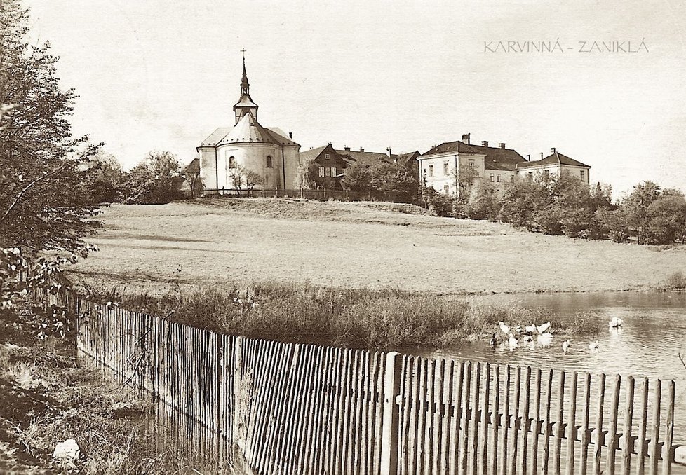 Dobová fotografie ztraceného města Karvinné.