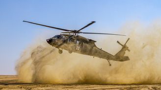 Češi dávají Black Hawkům druhý život. Z americké armády míří hasit požáry po Evropě Češi dávají Black Hawkům druhý život. Z americké armády míří hasit požáry po Evropě