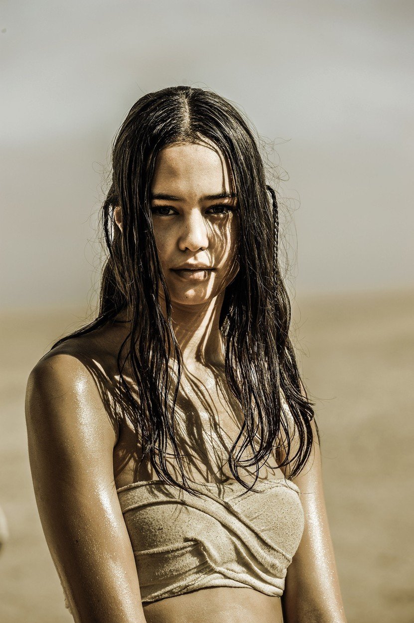 Courtney Eaton ve snímku Šílený Max: Zběsilá cesta.