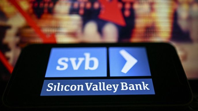 Americká Silicon Valley Bank pod tlakem venture kapitalistů zkrachovala. Během jediného dne z ní vybrali 42 miliard dolarů.