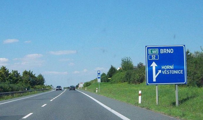 Silnice I/52 bude nadále tvořit základ silničního spojení z Brna do Rakouska