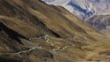Khardung La, Indie; Podle National Geographic to je nejdelší horská cesta na světě