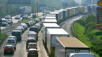 Kamiony vozí v Česku dvacetkrát víc zboží než za socialismu