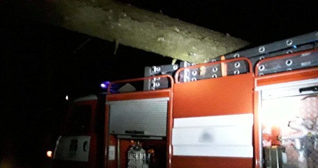 Jihomoravští hasiči se 28. prosince 2020 kvůli větru nezastavili. Do 8. hodiny ranní měli již téměř 50 výjezdů.
