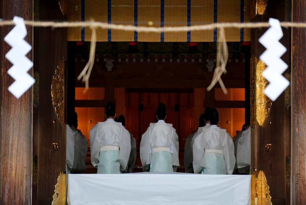 Šintoističtí mniši v Tokiu provedli rituál, který vítá nadcházející rok