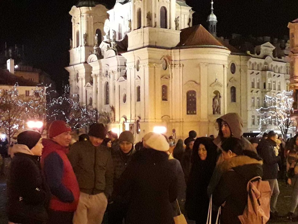 Oslavy v centru Prahy jsou zatím poklidné