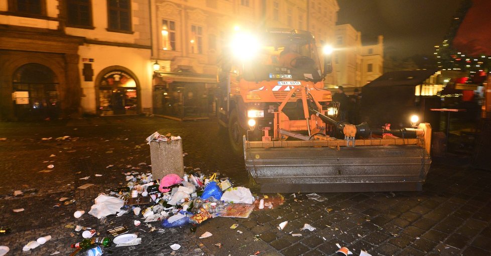 Úklidové čety tentokrát vyrazí do ulic Prahy ve 3 hodiny ráno, situaci může komplikovat sníh.