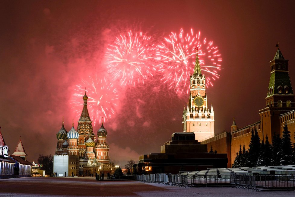 Silvestr 2021: Novoroční ohňostroj v Rusku (31.12.2021)