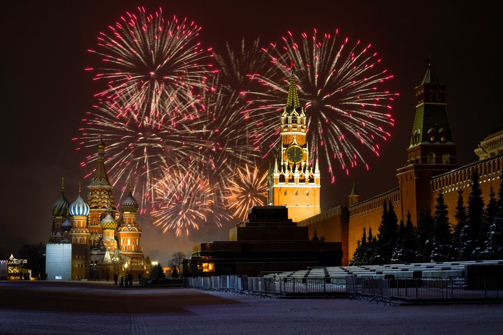 Silvestr 2021: Novoroční ohňostroj v Rusku (31.12.2021)