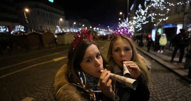 Poslední noc roku byla rekordně teplá. Před půlnocí naměřili přes 11 °C