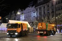 Posilvestrovský „čurbes“ v centru Prahy. Popeláři si museli poradit s téměř 36 tunami odpadu!