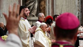Papež při silvestrovské pobožnosti vyzval k vděčnosti a naději (31. 12. 2023)