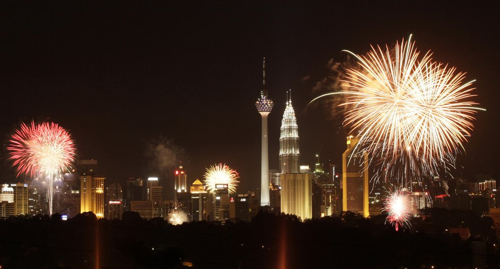 Silvestrovský ohňostroj v Malajsii