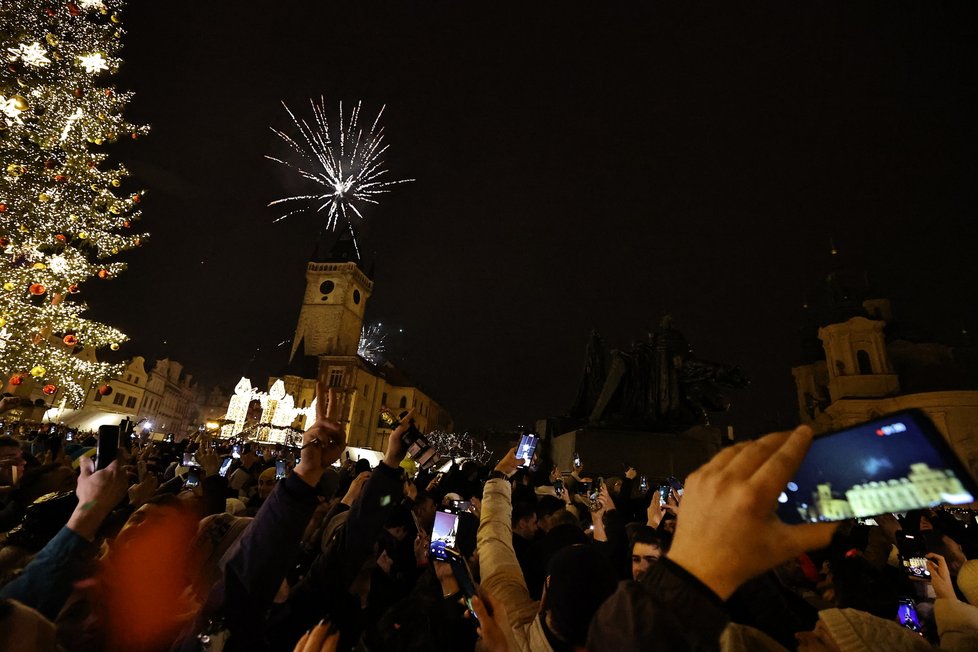 Takhle se na Staroměstském náměstí slavil příchod nového roku 2024.