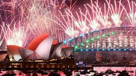 VIDEO: Velkolepá podívaná u protinožců. Takhle slavili příchod 2024 ohňostrojem v Sydney 