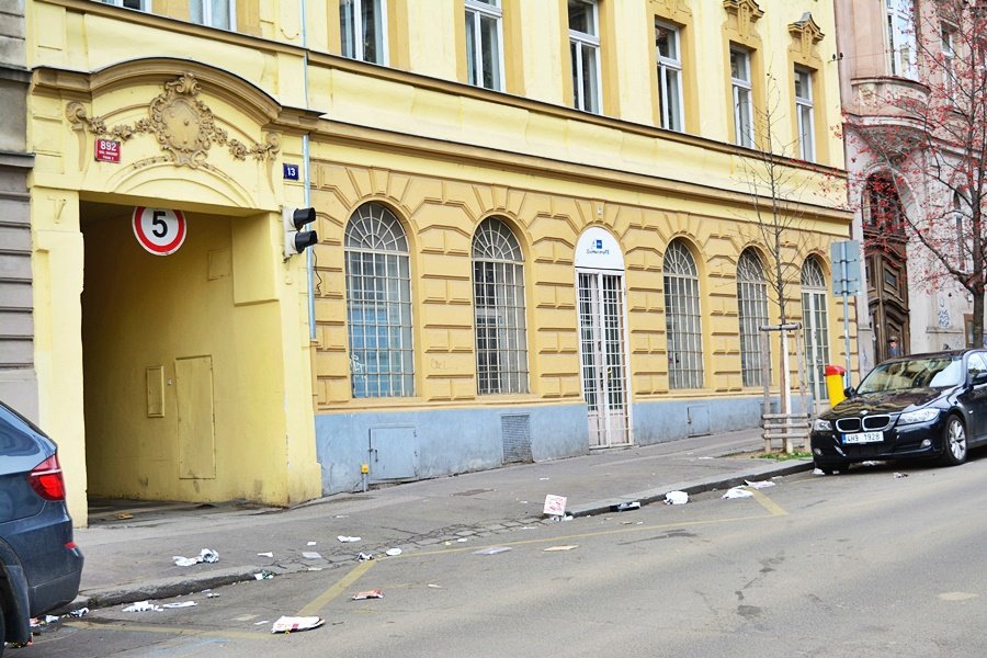 Oslavy nového roku 2018 vnesly do ulic  „trochu“ nepořádku.