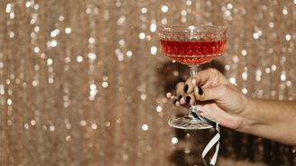 Silvestr bez kapky alkoholu? Ano! Důvodů je několik, stejně jako alternativ Silvestr bez kapky alkoholu? Ano! Důvodů je několik, stejně jako alternativ