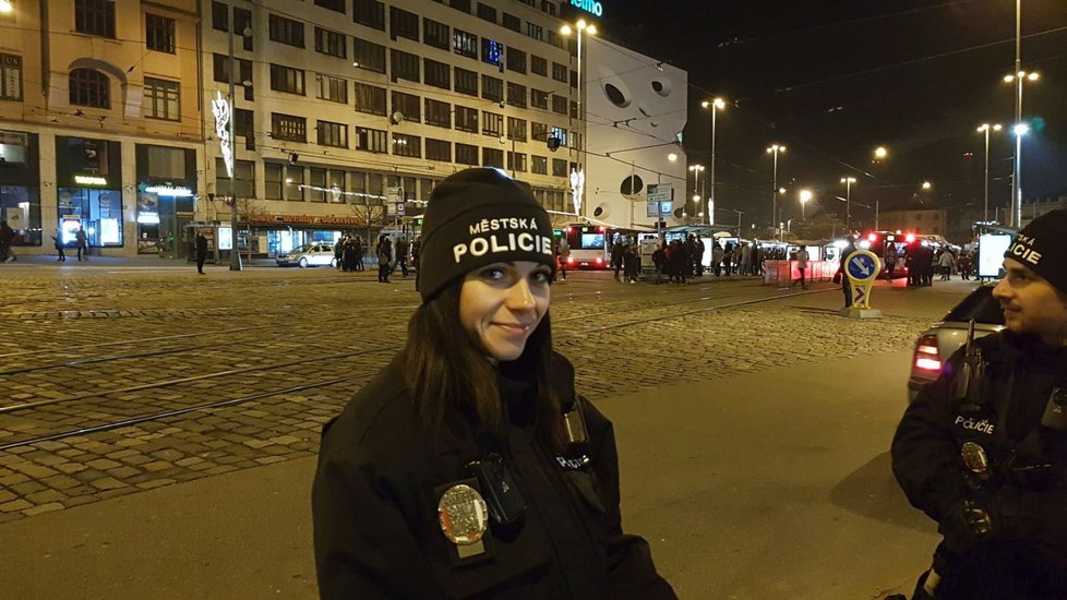 Na pořádek v centru Brna dohlížely desítky strážníků.