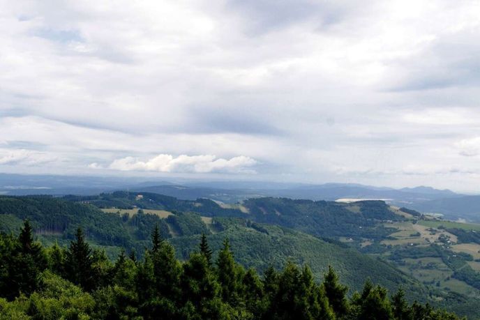 Pohled na Velký Lopeník, kam se tradičně pořádají silvestrovské pochody. Pohled na Velký Lopeník, kam se tradičně pořádají silvestrovské pochody.