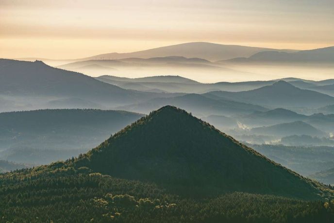 Pravou silvestrovskou atmosféru s občerstvením všeho druhu zažijete také na hoře Klíč. Pravou silvestrovskou atmosféru s občerstvením všeho druhu zažijete také na hoře Klíč.