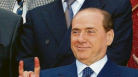 Od Berlusconiho by se mohl Topolánek leccos přiučit – například nové gesto