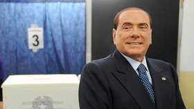 Senátoři Berlusconiho v parlamentu nechtějí