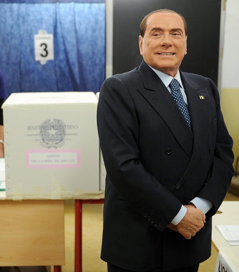 V nedávných parlamentních volbách získal Berlusconi navzdory skandálům nečekaně velkou podporu