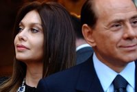 Konec soudu: Berlusconi bude exmanželce platit 900 milionů ročně!