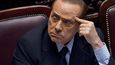 4. Silvio Berlusconi, bývalý italský premiér

(Odhad bohatství: 5,9 miliardy dolarů)

V mládí se živil jako zpěvák romantických písní na výletní lodi, zbohatl ale až na médiích. Do jeho impéria patří několik novin a desítky televizních kanálů. Berlusconi loni rezignoval na funkci předsedy italské vlády poté, co jeho koalice ztratila v parlamentu většinu. Hlavní podíl na tom měla neschopnost Berlusconiho kabinetu prosadit skutečně zásadní reformy zaměřené na snížení zadluženosti země.