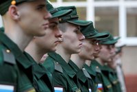 Putinovi vojáci hromadně utíkají z fronty navzdory hrozbám smrtí. Popsali katastrofální podmínky