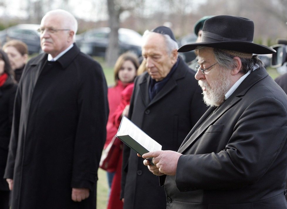 Izraelský exprezident Peres prodělal nejdříve mrtvici a byl hospitalizován.