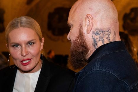 Obrázek: KOLAPS NA LETIŠTI: Krainová se v slzách skácela na zem