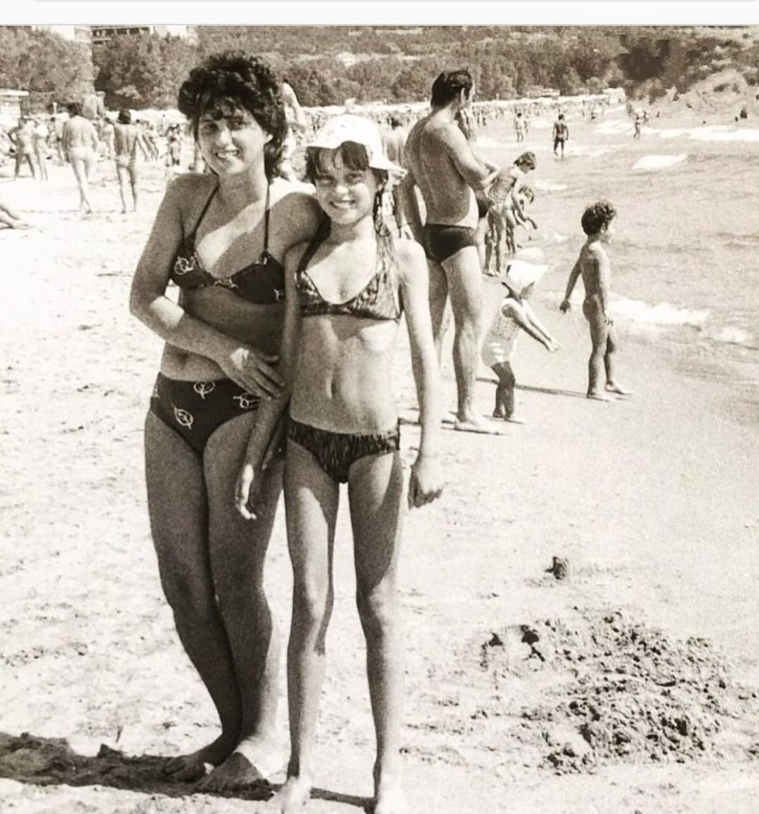 Simona Krainová s maminkou na archivní fotce