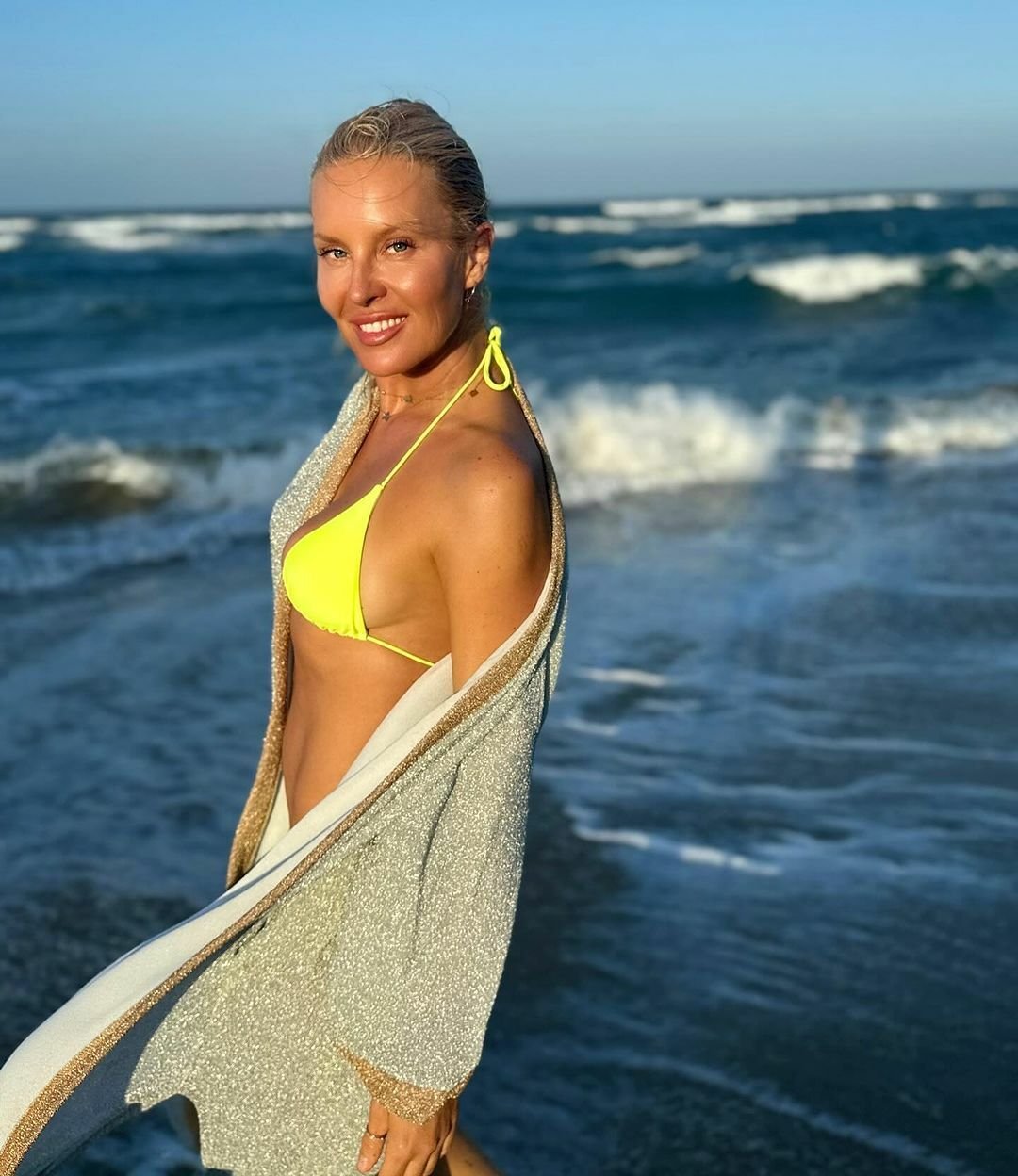 Simona Krainová oslavila &#34;novou padesátku&#34; v bikinách na pláži