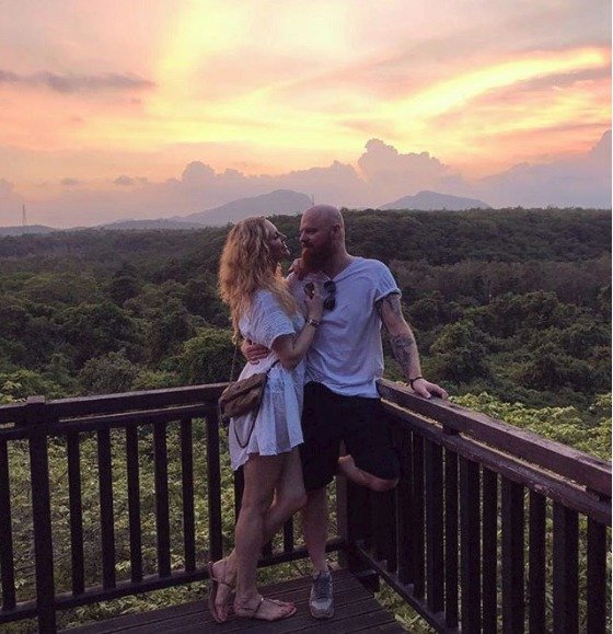 Simona Krainová s Karlem Vágnerem na dovolené na Bali.