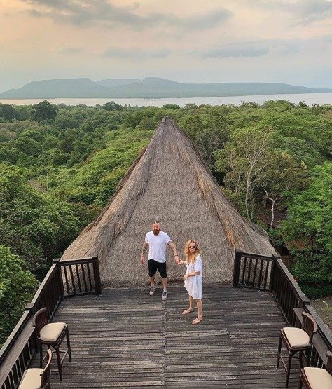 Simona Krainová s Karlem Vágnerem na dovolené na Bali.