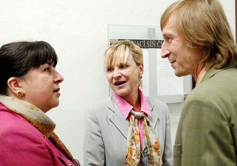 2008: El Paso - Simona Peková s Vladimírem Javorským a Marií Ludvíkovou.