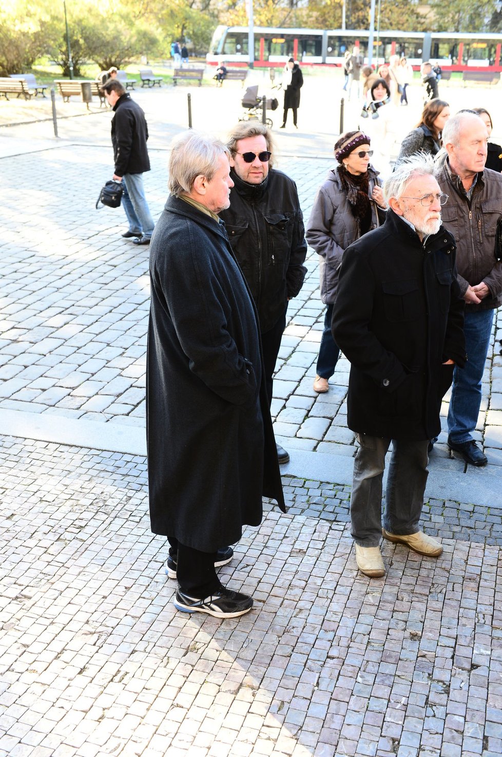 Pohřeb manžela Simony Postlerové Zdeňka Hráška.